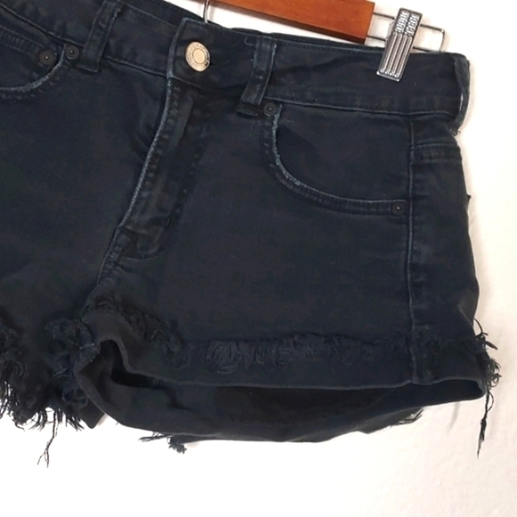 American Eagle Hi-Rise Festival Short Black Distressed Jean Shorts Size 0 - Picture 4 of 16